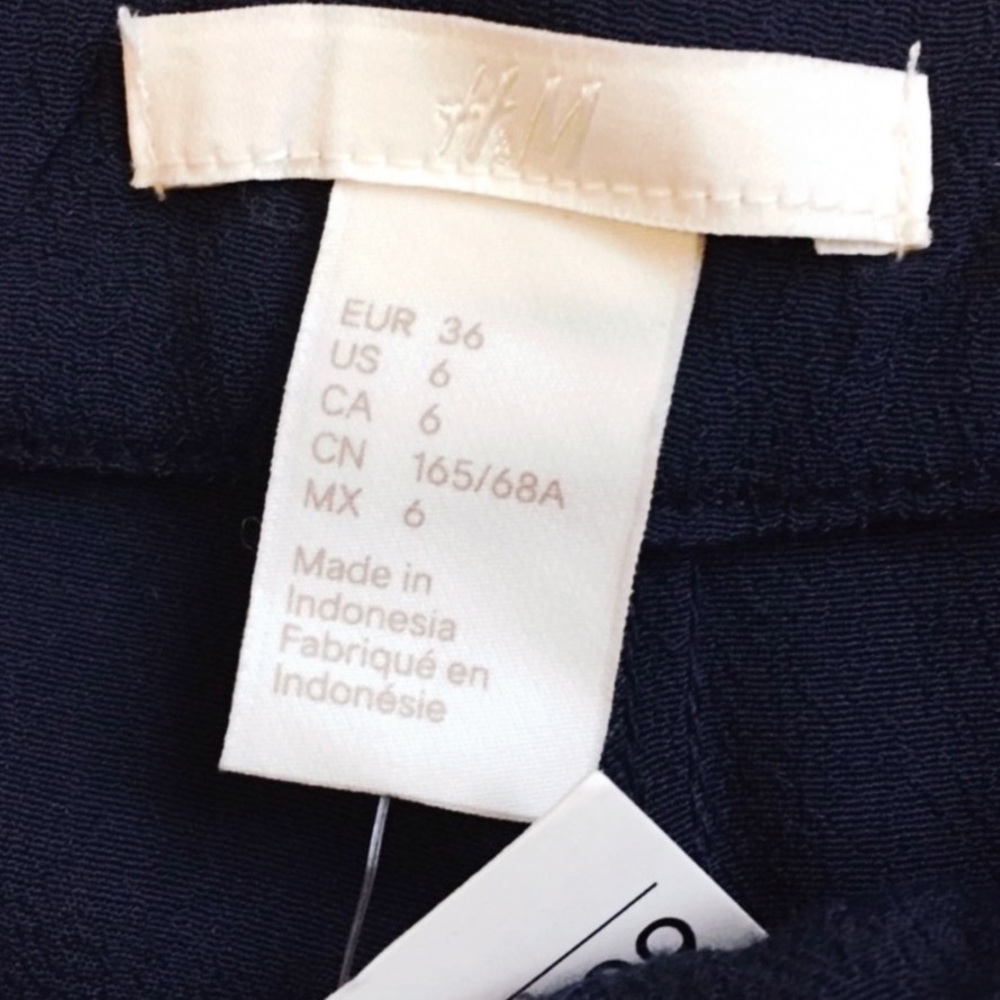 H&M | Ruffle Shorts - Picture 4 of 4